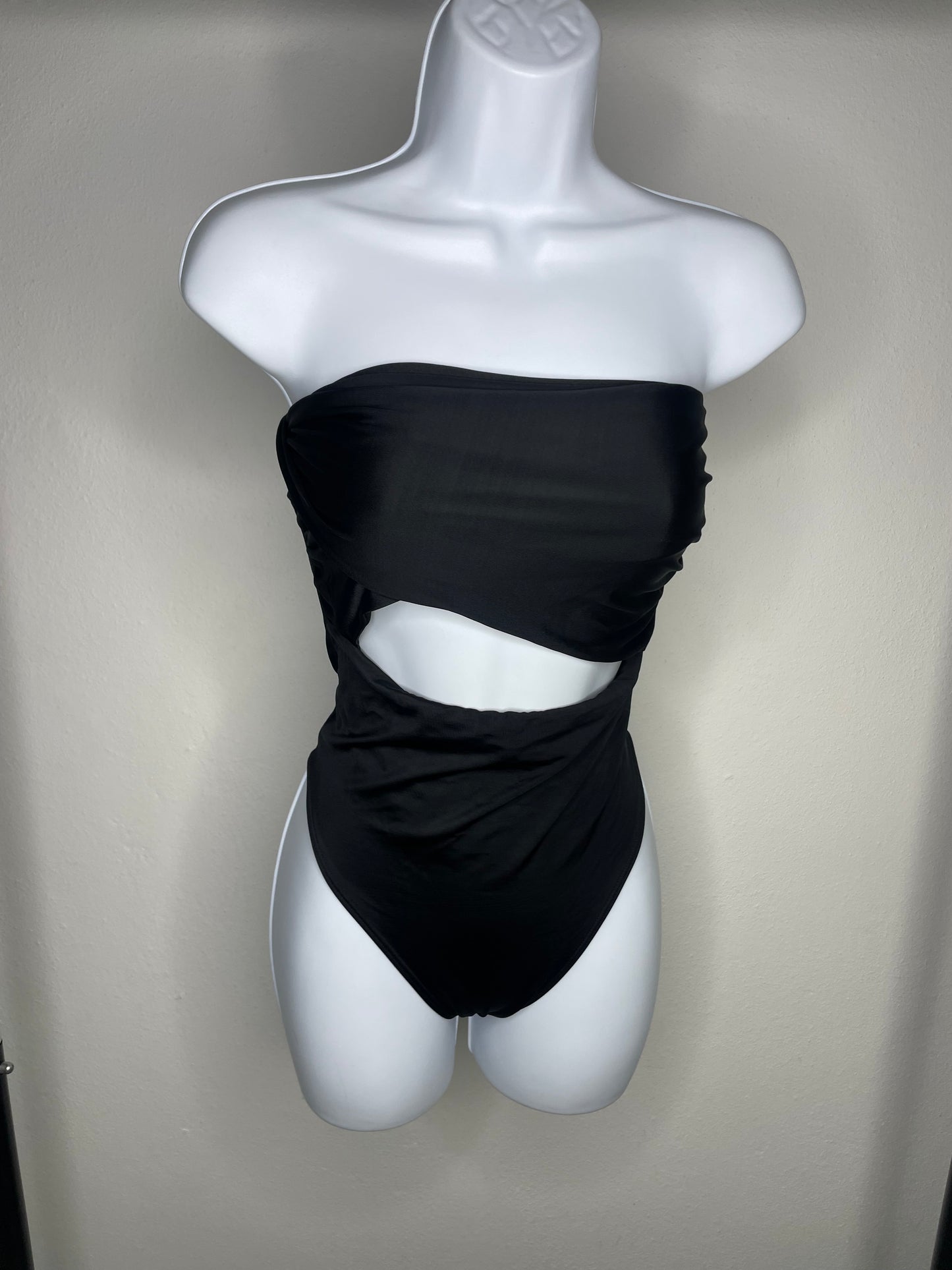Black Sand 1-piece Swimsuit