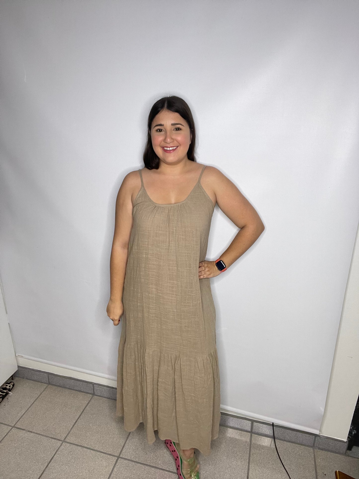 -Sleeveless peplum long dress