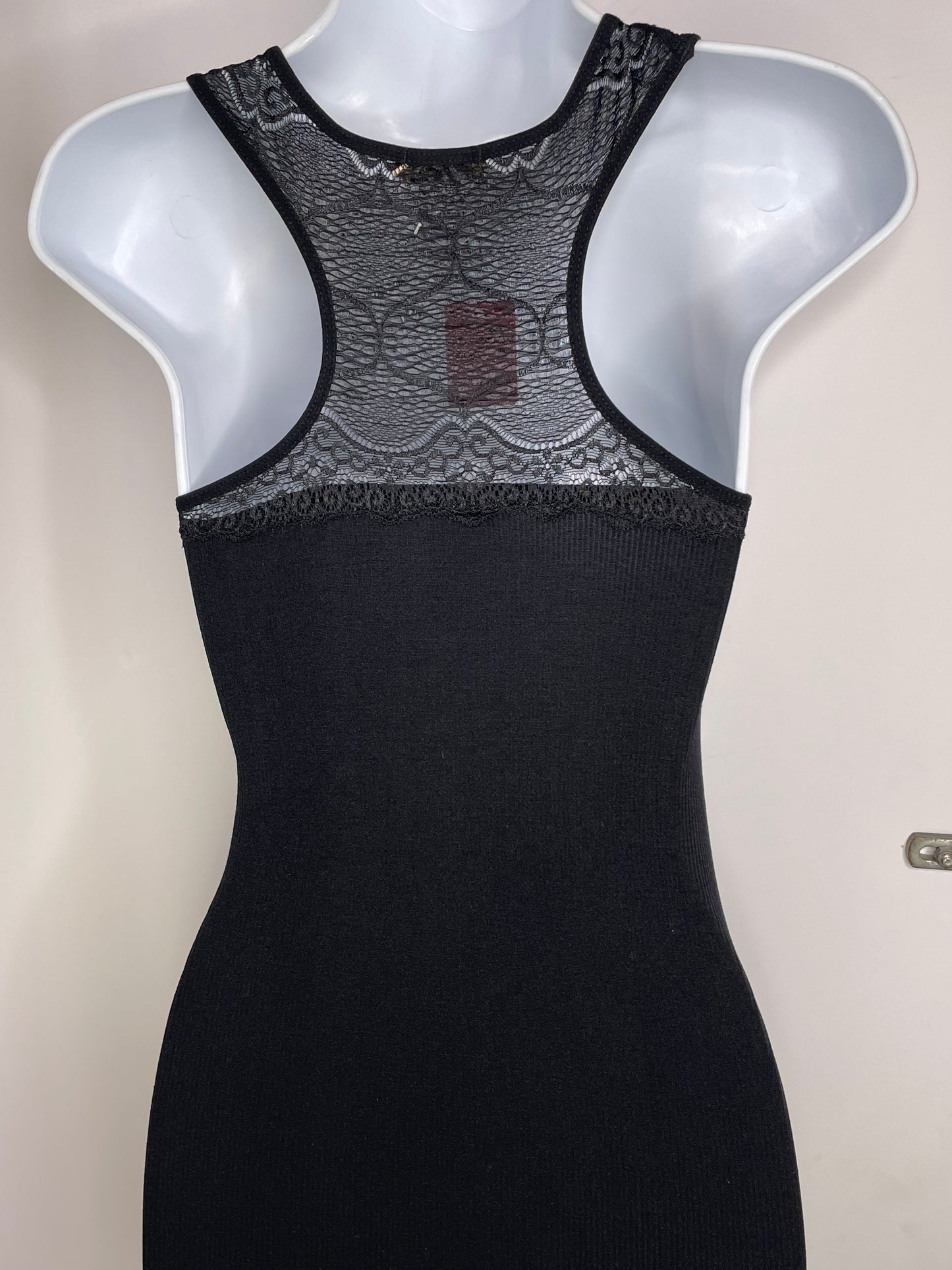 Camisilla con diseño en la espalda