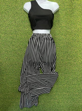 Load image into Gallery viewer, -Striped Palazzo Pants
