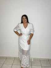 Load image into Gallery viewer, White Elegant Lace Long Dress
