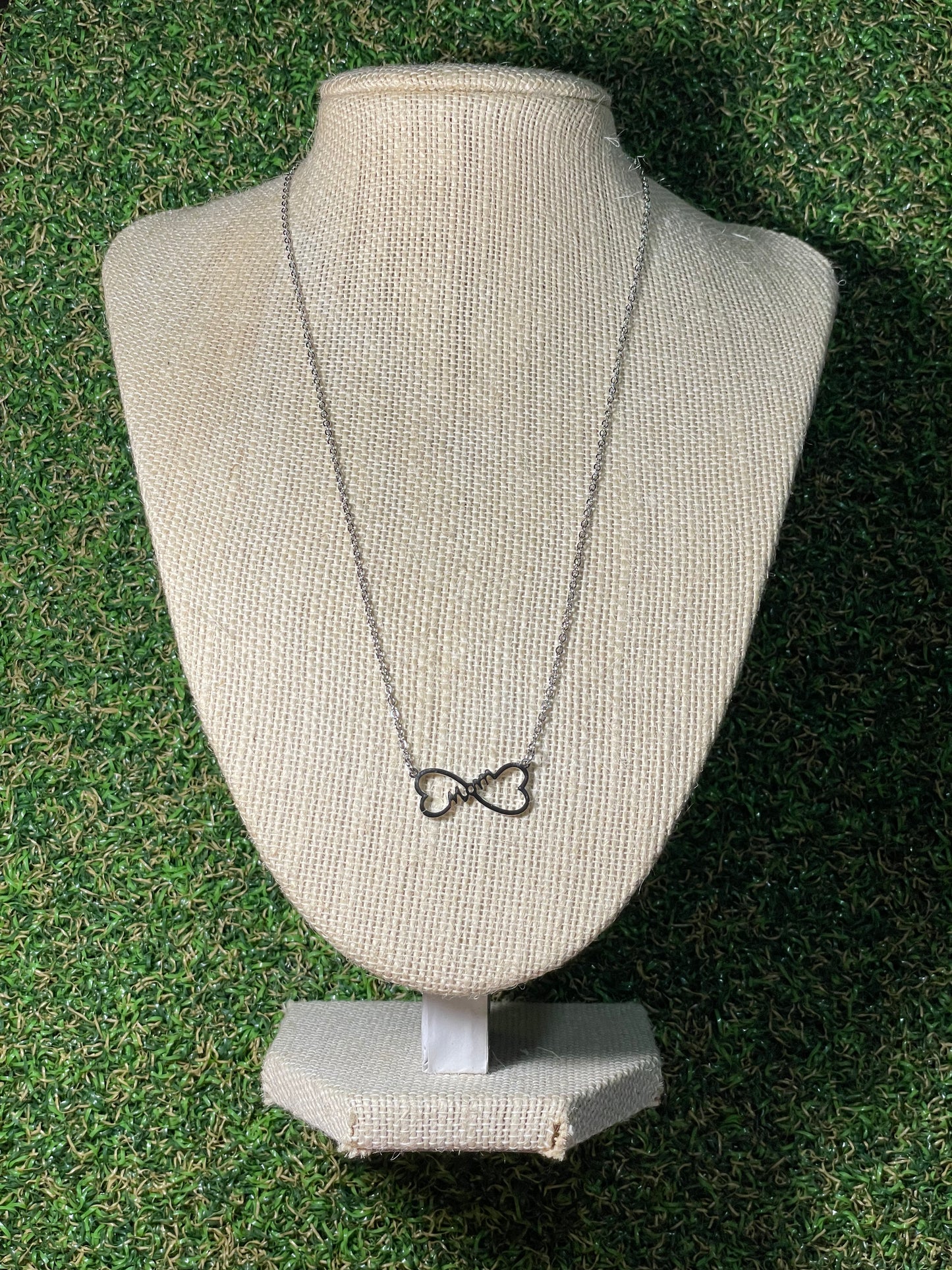 Mom- timeless necklace